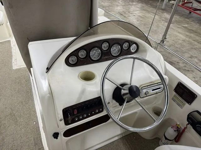 Slide: The Image of Sylvan 2030 Deck Boat 2002 - 6