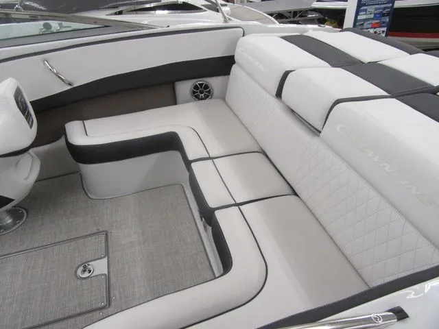Slide: The Image of Crownline Boats 240 SS 2023 - 4