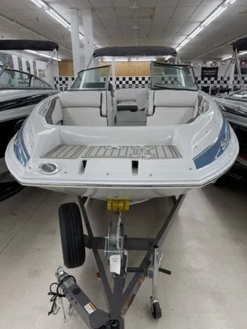 Slide: The Image of Crownline Boats Eclipse E235 2024 - 3