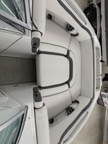 Slide: The Image of Crownline Boats Eclipse E235 2024 - 7