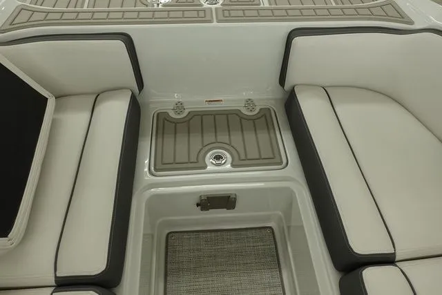 Slide: The Image of Crownline Boats Eclipse E230 XS 2024 - 13