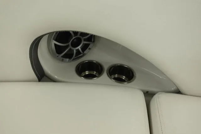 Slide: The Image of Crownline Boats Eclipse E230 XS 2024 - 14