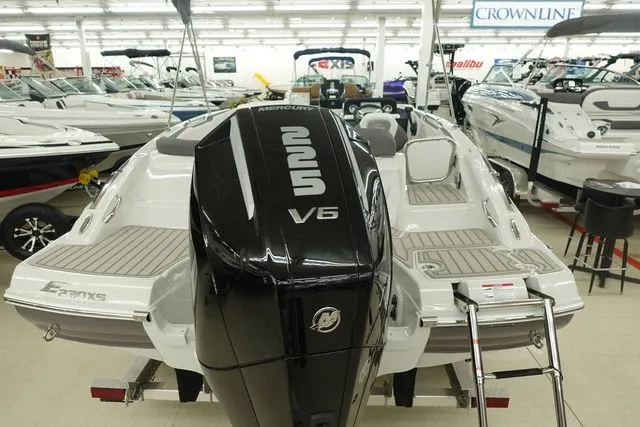 Slide: The Image of Crownline Boats Eclipse E230 XS 2024 - 3