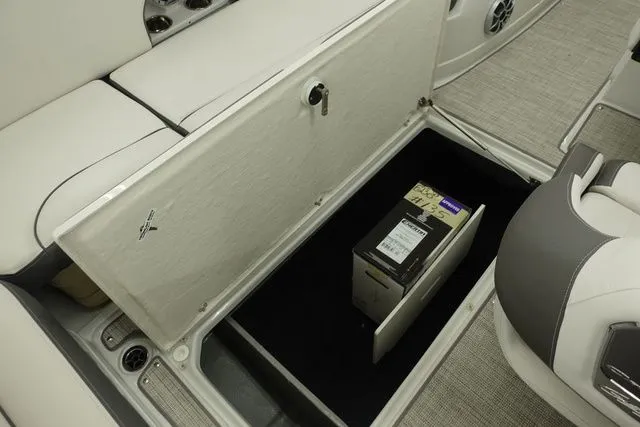 Slide: The Image of Crownline Boats Eclipse E230 XS 2024 - 7