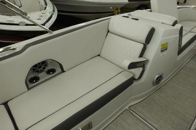 Slide: The Image of Crownline Boats Eclipse E230 XS 2024 - 8