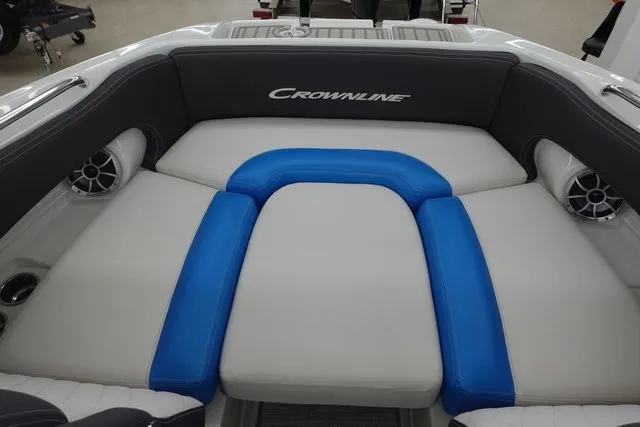 Slide: The Image of Crownline Boats Eclipse E240 XS 2024 - 12