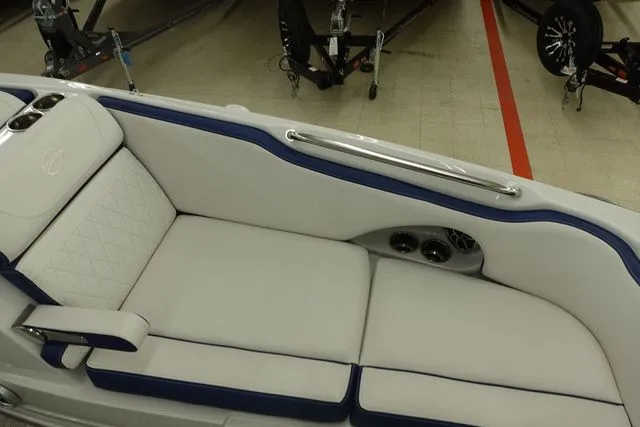 Slide: The Image of Crownline Boats E210 XS 2024 - 16