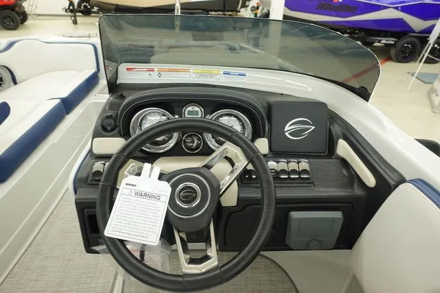 Slide: The Image of Crownline Boats E210 XS 2024 - 7