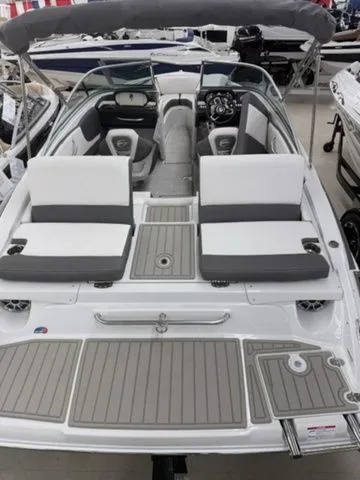 Slide: The Image of Crownline Boats 210 SS 2024 - 4