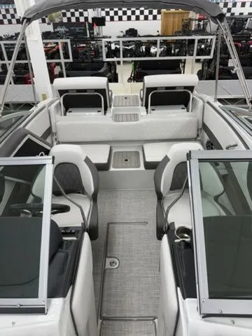 Slide: The Image of Crownline Boats 210 SS 2024 - 8