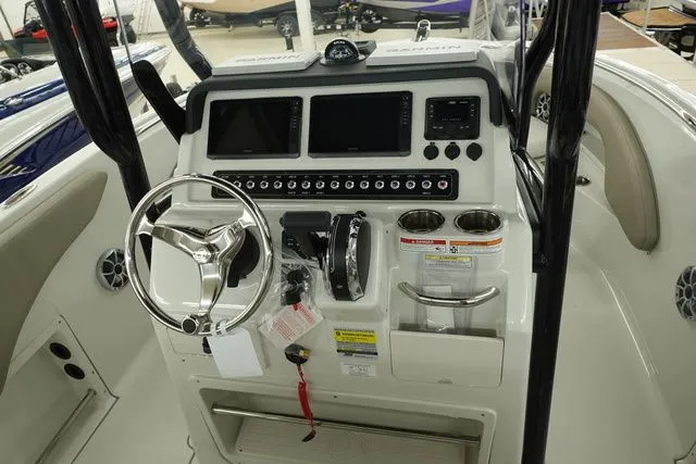 Slide: The Image of Crownline Boats 210 FS 2024 - 11