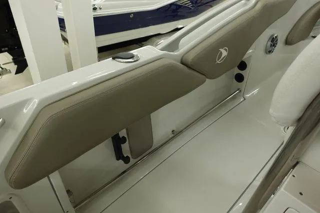 Slide: The Image of Crownline Boats 210 FS 2024 - 12