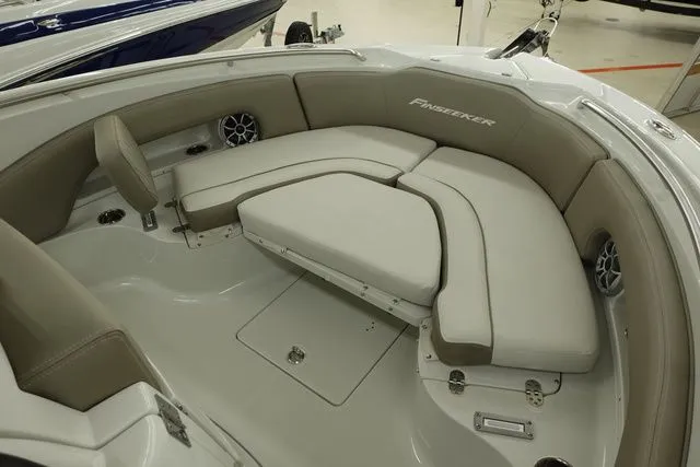 Slide: The Image of Crownline Boats 210 FS 2024 - 5