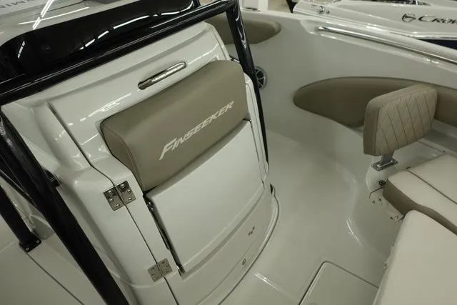 Slide: The Image of Crownline Boats 210 FS 2024 - 6