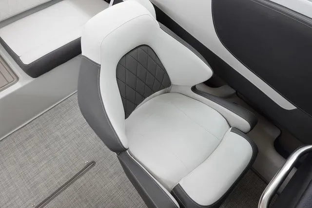 Slide: The Image of Crownline Boats 210 SS 2025 - 13