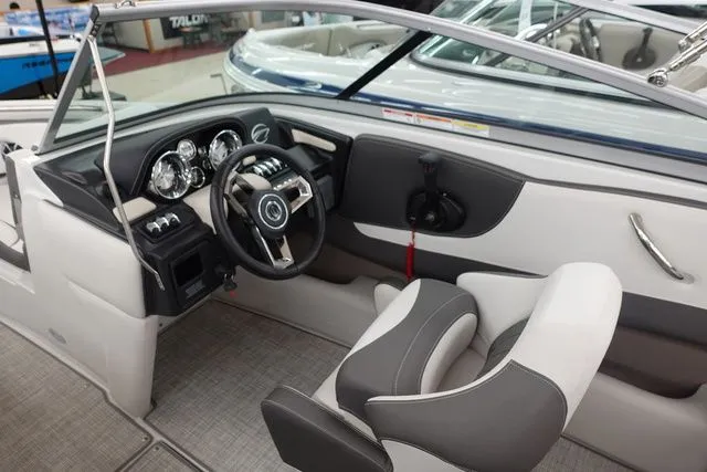 Slide: The Image of Crownline Boats 210 SS 2025 - 8