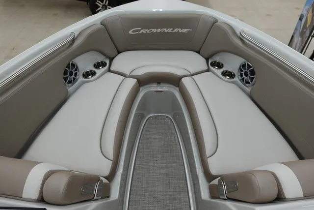 Slide: The Image of Crownline Boats 200 SS 2025 - 13