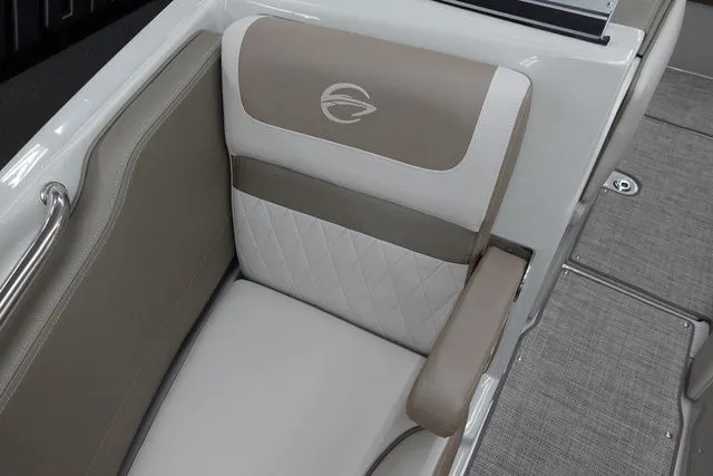 Slide: The Image of Crownline Boats 200 SS 2025 - 14