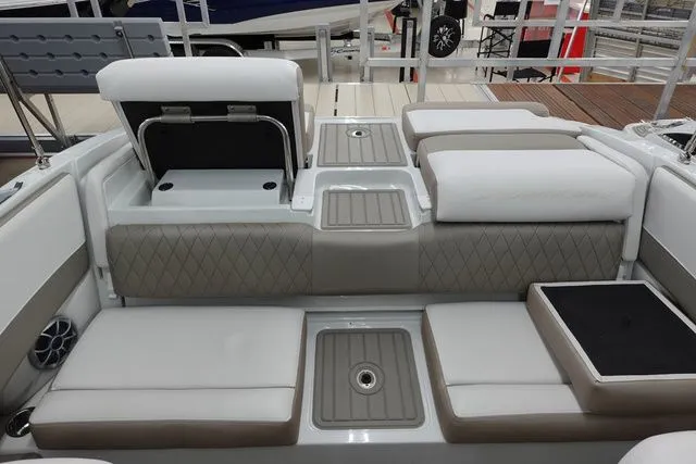 Slide: The Image of Crownline Boats 200 SS 2025 - 6