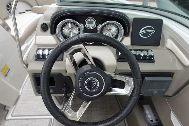 Slide: The Image of Crownline Boats 200 SS 2025 - 9