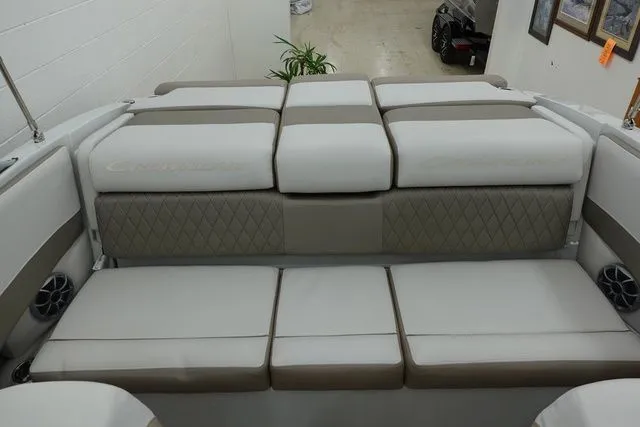 Slide: The Image of Crownline Boats 200 SS 2025 - 5