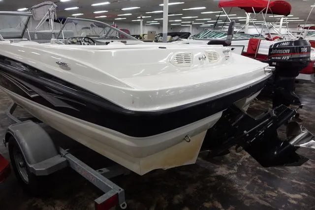 Slide: The Image of Bayliner 195 Bowrider 2008 - 3
