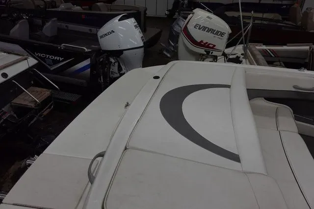 Slide: The Image of Bayliner 195 Bowrider 2008 - 5