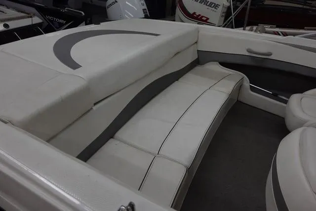 Slide: The Image of Bayliner 195 Bowrider 2008 - 6