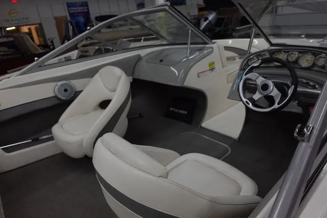 Slide: The Image of Bayliner 195 Bowrider 2008 - 7