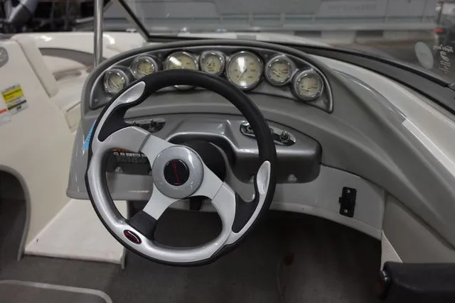 Slide: The Image of Bayliner 195 Bowrider 2008 - 8