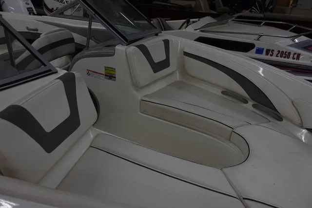 Slide: The Image of Bayliner 195 Bowrider 2008 - 9