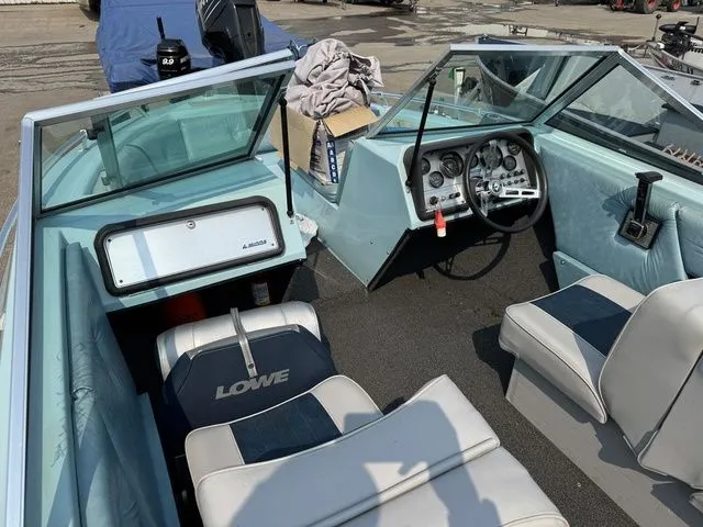 Slide: The Image of Four Winns 170 Marquise 1983 - 6