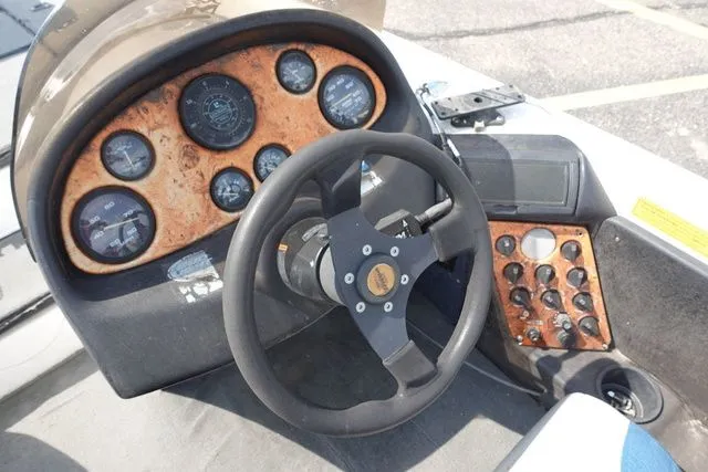 Slide: The Image of Triton Tr 20 1998 - 5