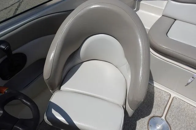 Slide: The Image of Sea Ray Sun Deck 200 2004 - 11