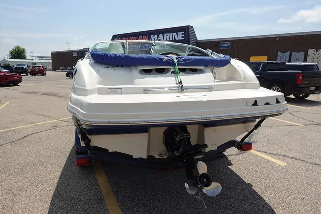 Slide: The Image of Sea Ray Sun Deck 200 2004 - 2
