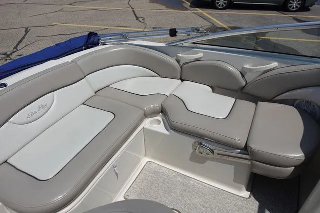 Slide: The Image of Sea Ray Sun Deck 200 2004 - 8