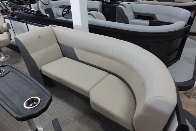 Slide: The Image of Flagship Discover Rear Fish D20 RF 2023 - 4