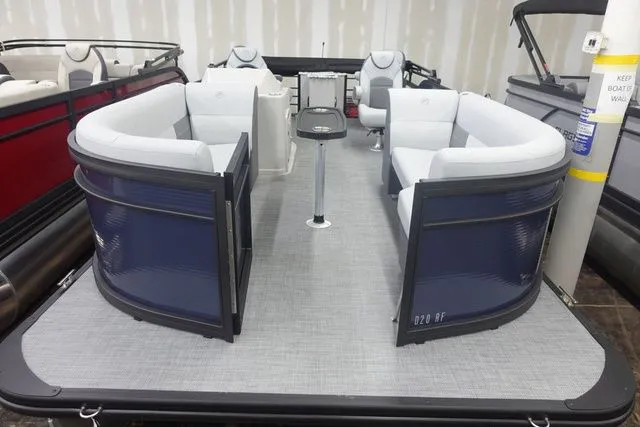 The Image of Flagship Discover Rear Fish D20 RF 2023 - 1