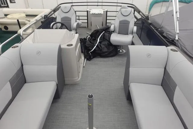 Slide: The Image of Flagship Discover Rear Fish D20 RF 2023 - 4