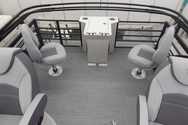 Slide: The Image of Flagship Discover Rear Fish D20 RF 2023 - 5