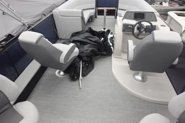 Slide: The Image of Flagship Discover Rear Fish D20 RF 2023 - 6