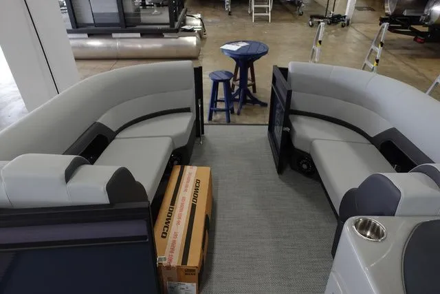 Slide: The Image of Flagship Discover Cruise D22 CU 2023 - 5