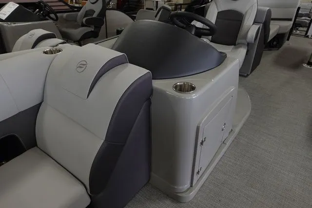 Slide: The Image of Flagship Discover Cruise D22 CU 2023 - 6