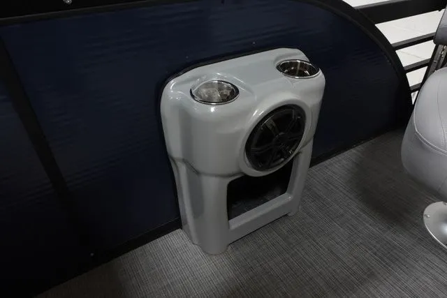 Slide: The Image of Flagship E22 RF 2024 - 10