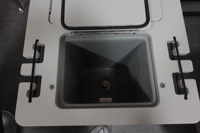 Slide: The Image of Flagship E22 RF 2024 - 13