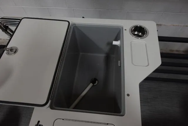 Slide: The Image of Flagship E22 RF 2024 - 14