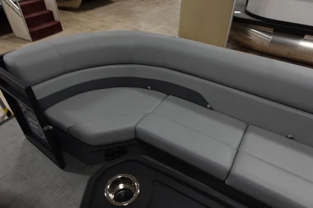 Slide: The Image of Flagship E22 RF 2024 - 5