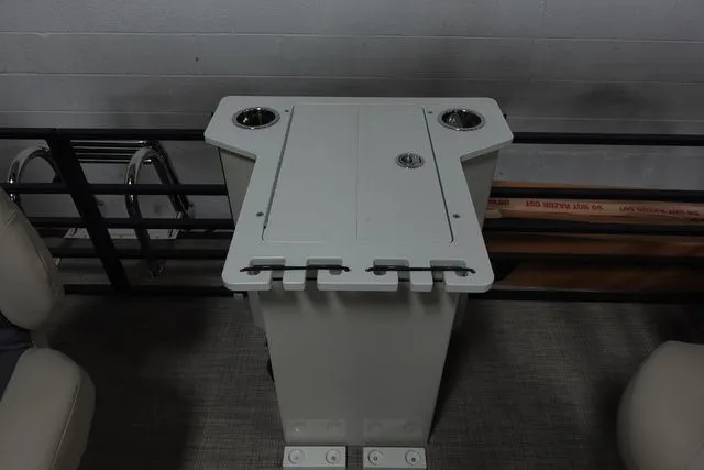 Slide: The Image of Flagship E18 FC 2025 - 12