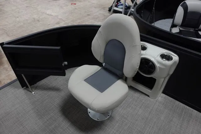 Slide: The Image of Flagship E18 FC 2025 - 3