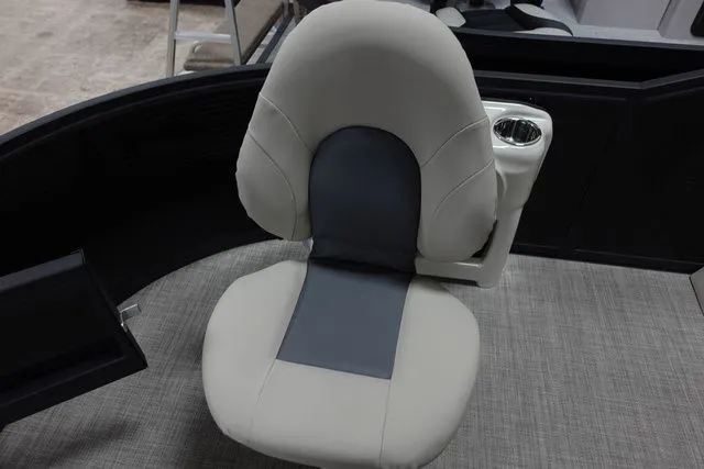 Slide: The Image of Flagship E18 FC 2025 - 4